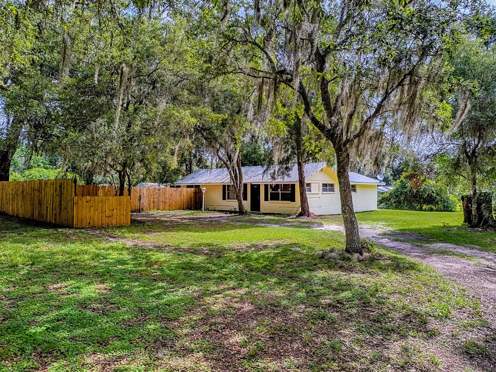 6731 LAKE GRIFFIN RD, LADY LAKE, FL, 32159