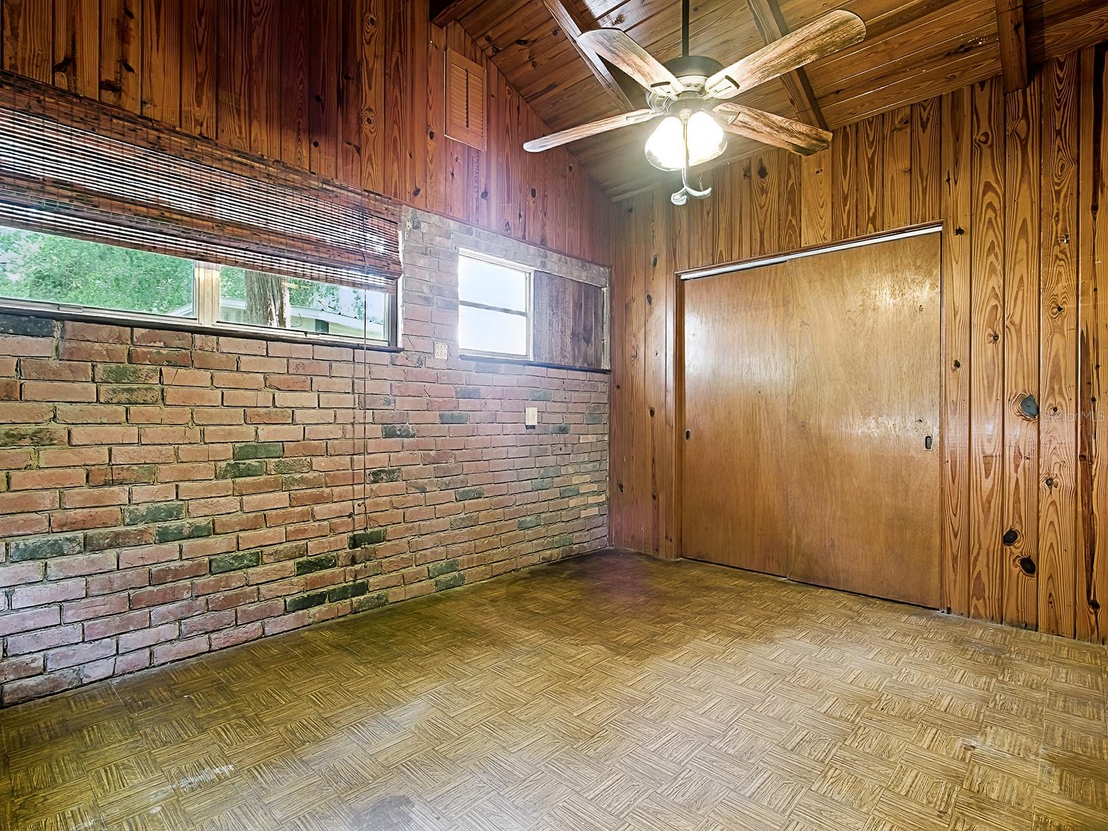 6731 LAKE GRIFFIN RD, LADY LAKE, FL, 32159