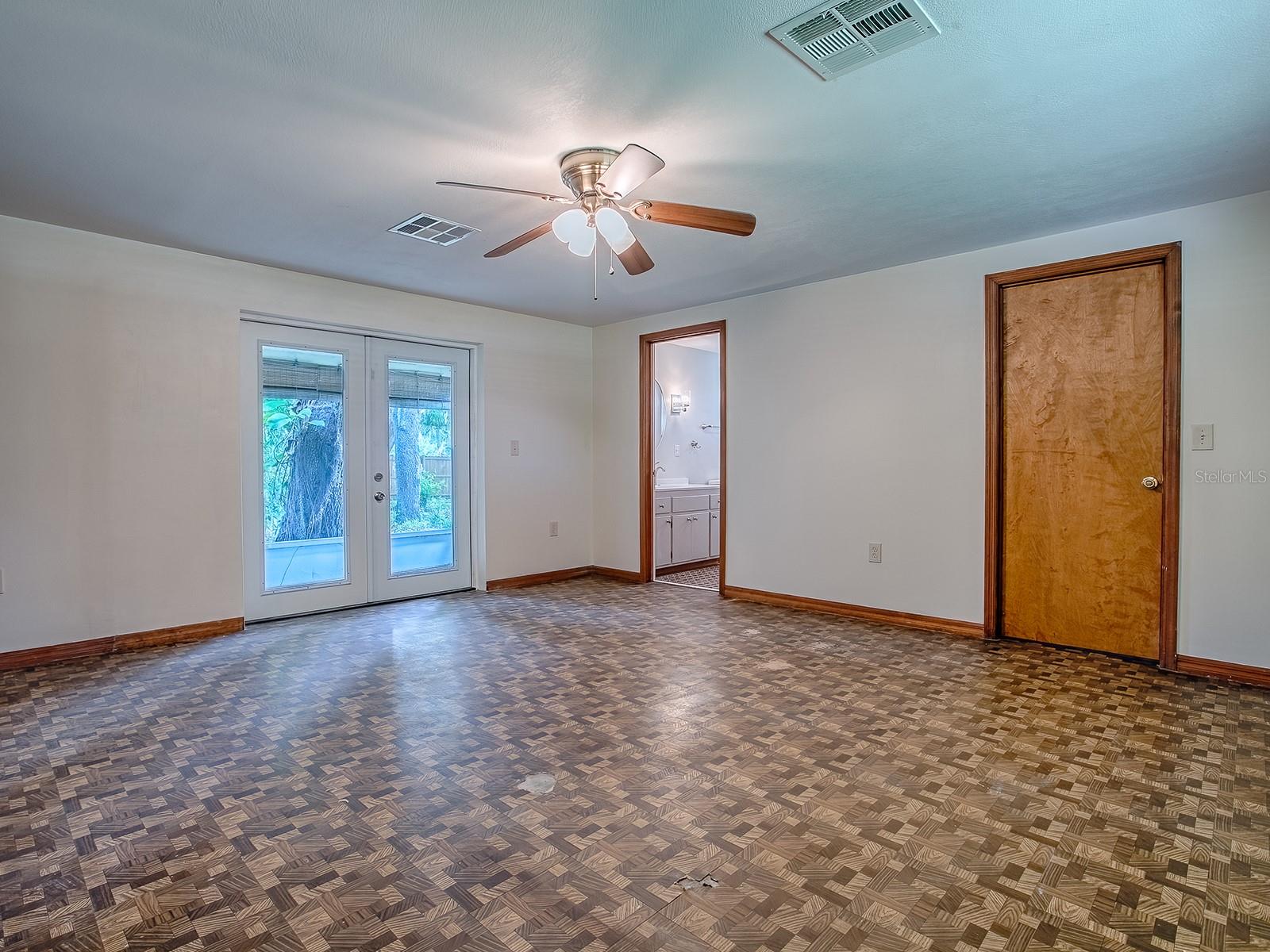 6731 LAKE GRIFFIN RD, LADY LAKE, FL, 32159