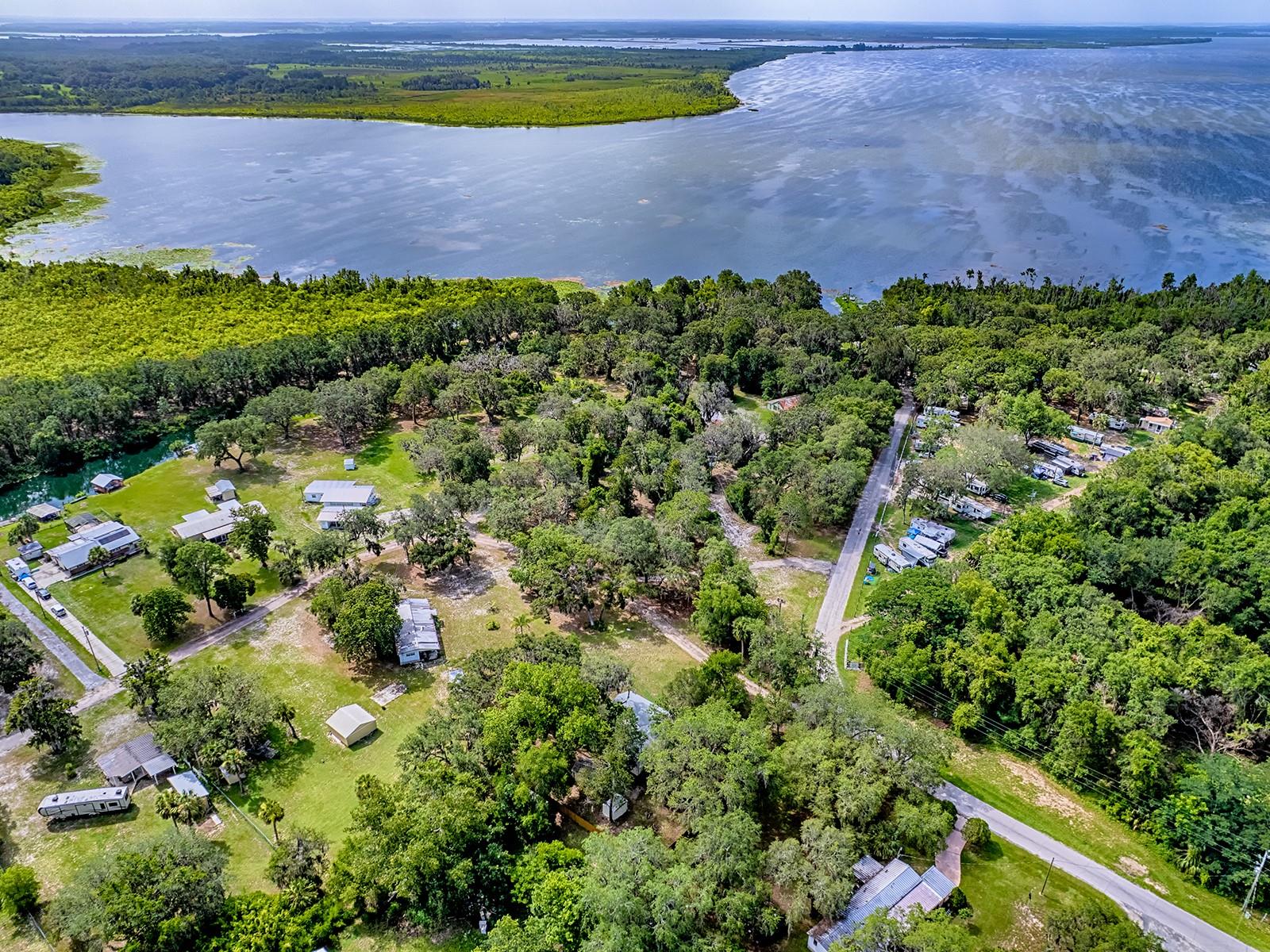 6731 LAKE GRIFFIN RD, LADY LAKE, FL, 32159