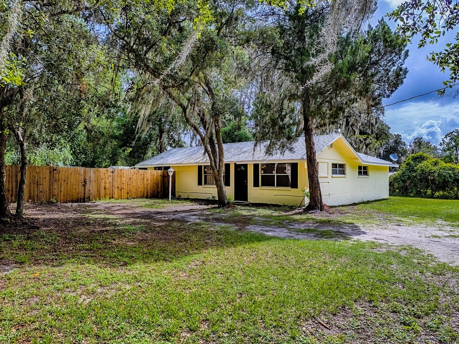 6731 LAKE GRIFFIN RD, LADY LAKE, FL, 32159