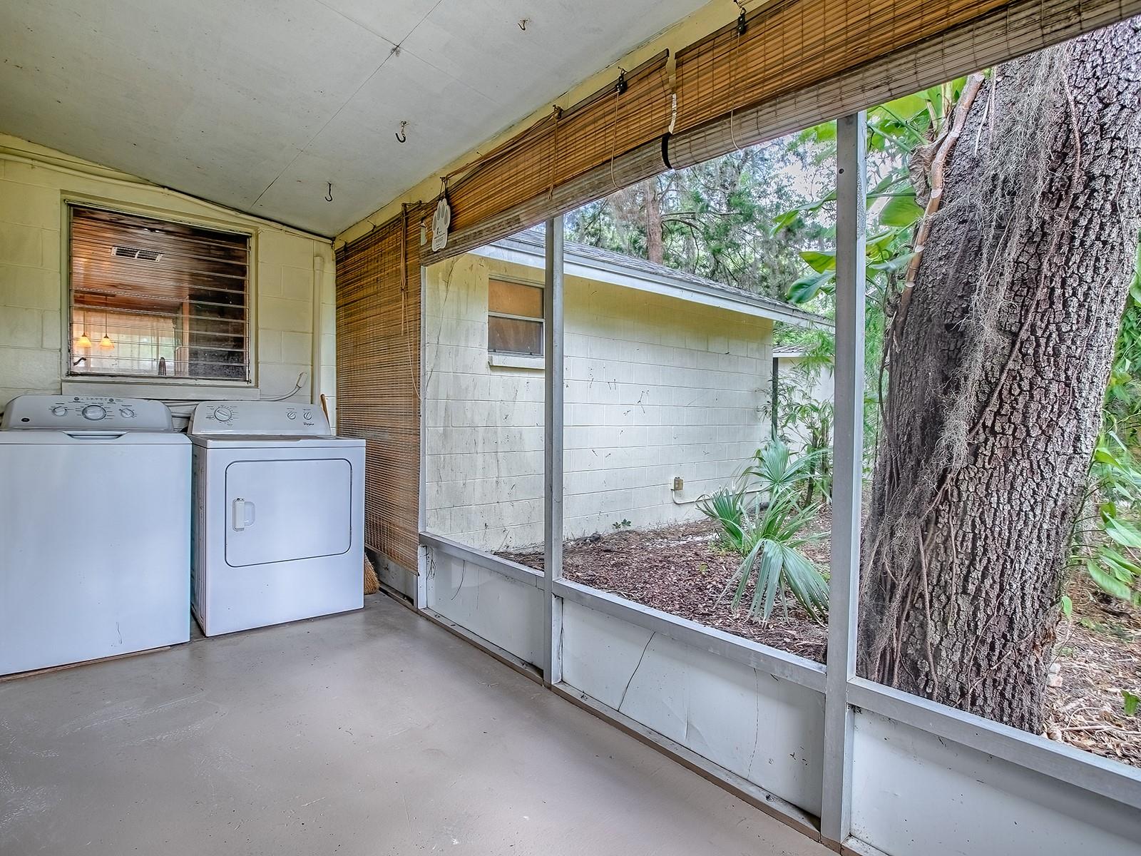 6731 LAKE GRIFFIN RD, LADY LAKE, FL, 32159