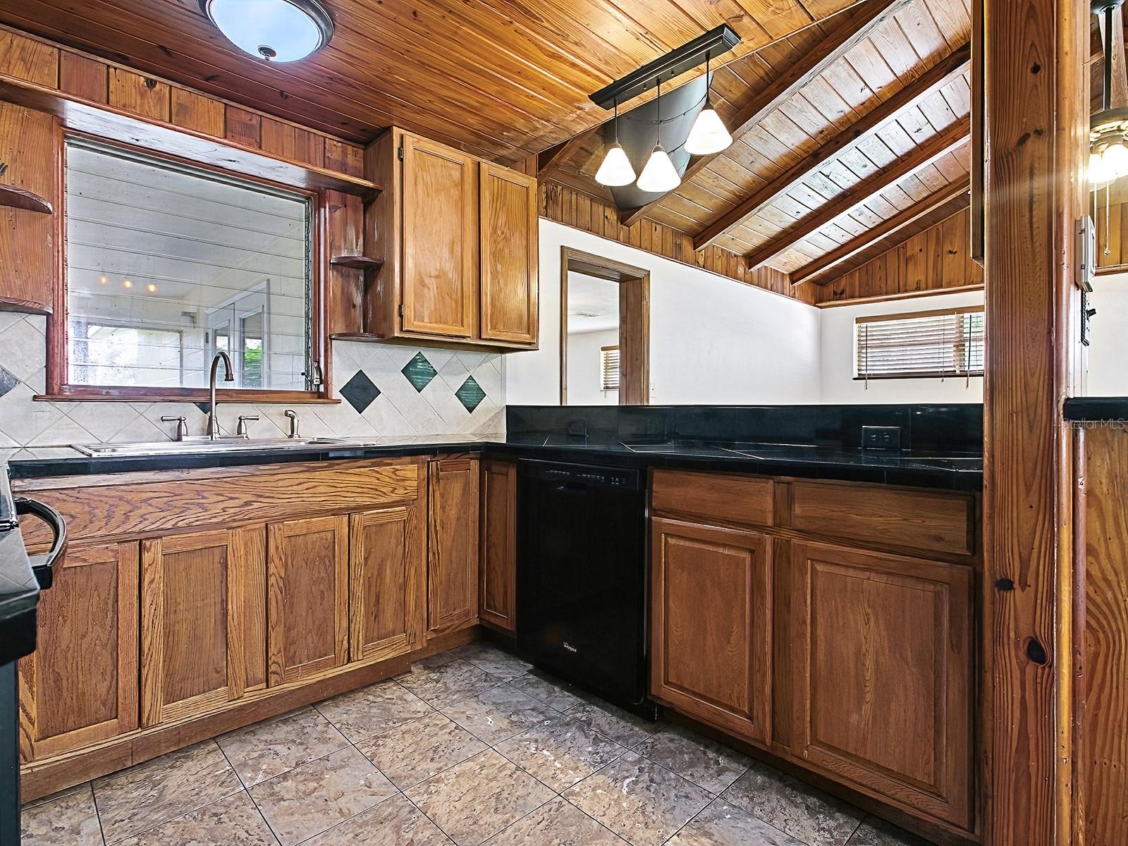 6731 LAKE GRIFFIN RD, LADY LAKE, FL, 32159