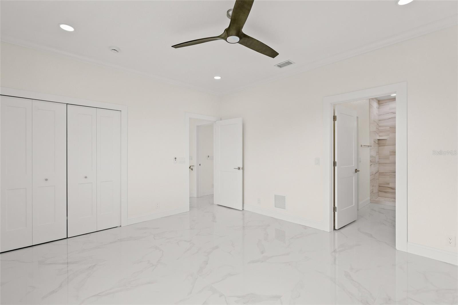 A4655955 Property Photo