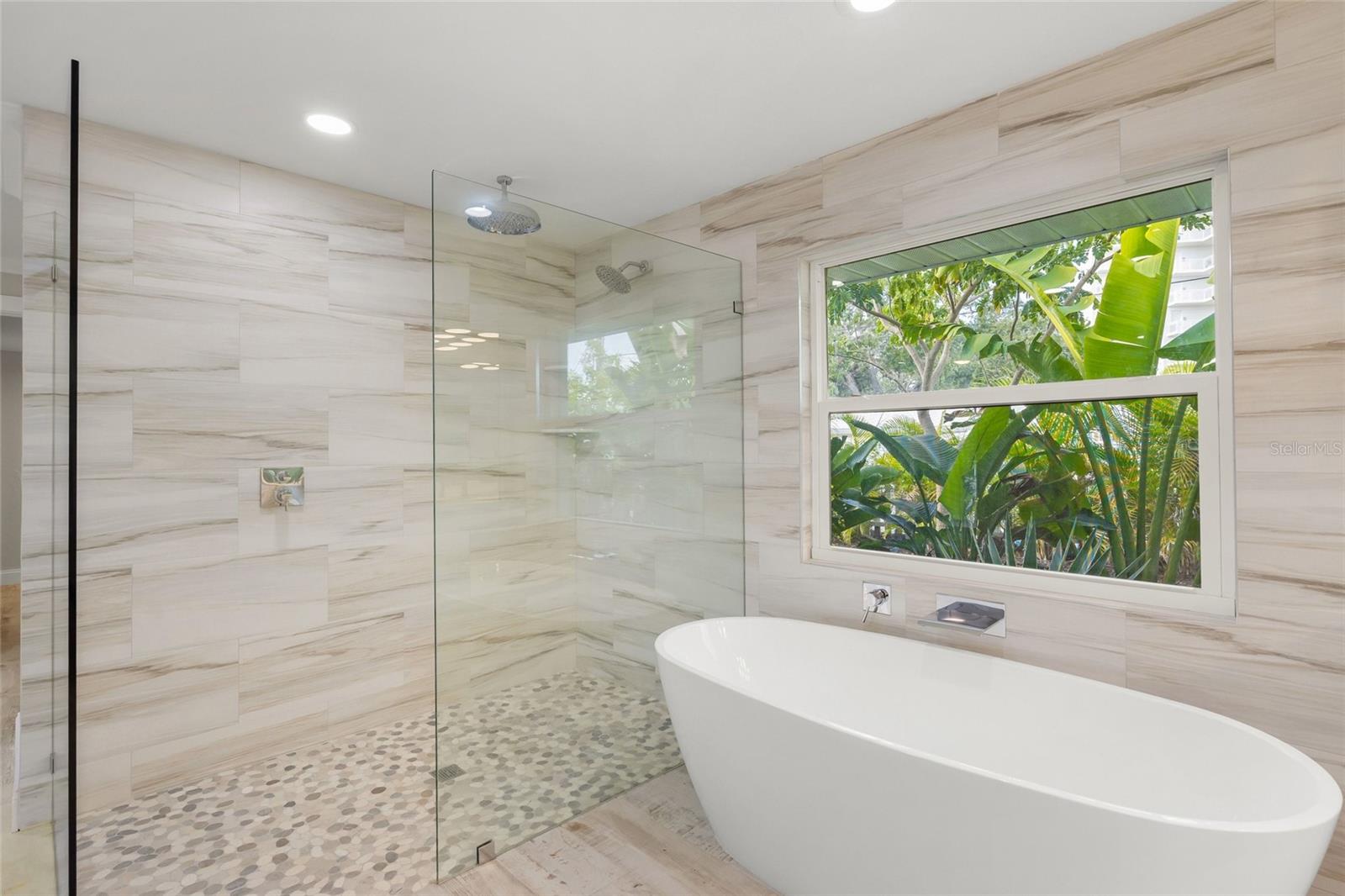 A4655955 Property Photo