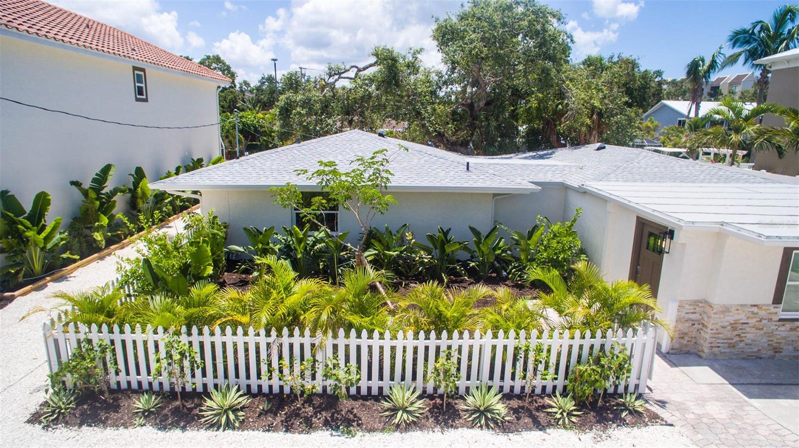 A4655955 Property Photo