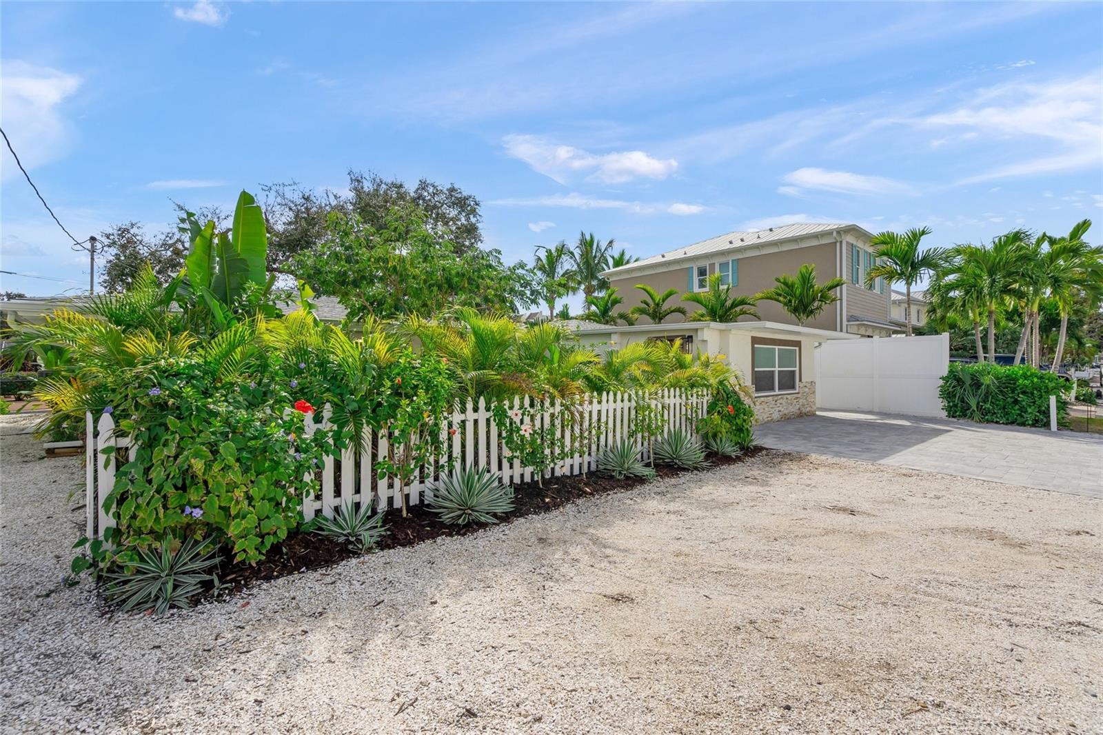 A4655955 Property Photo