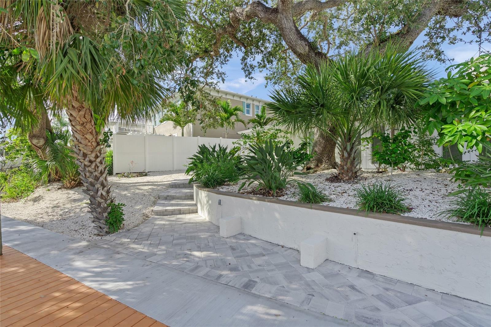 A4655955 Property Photo