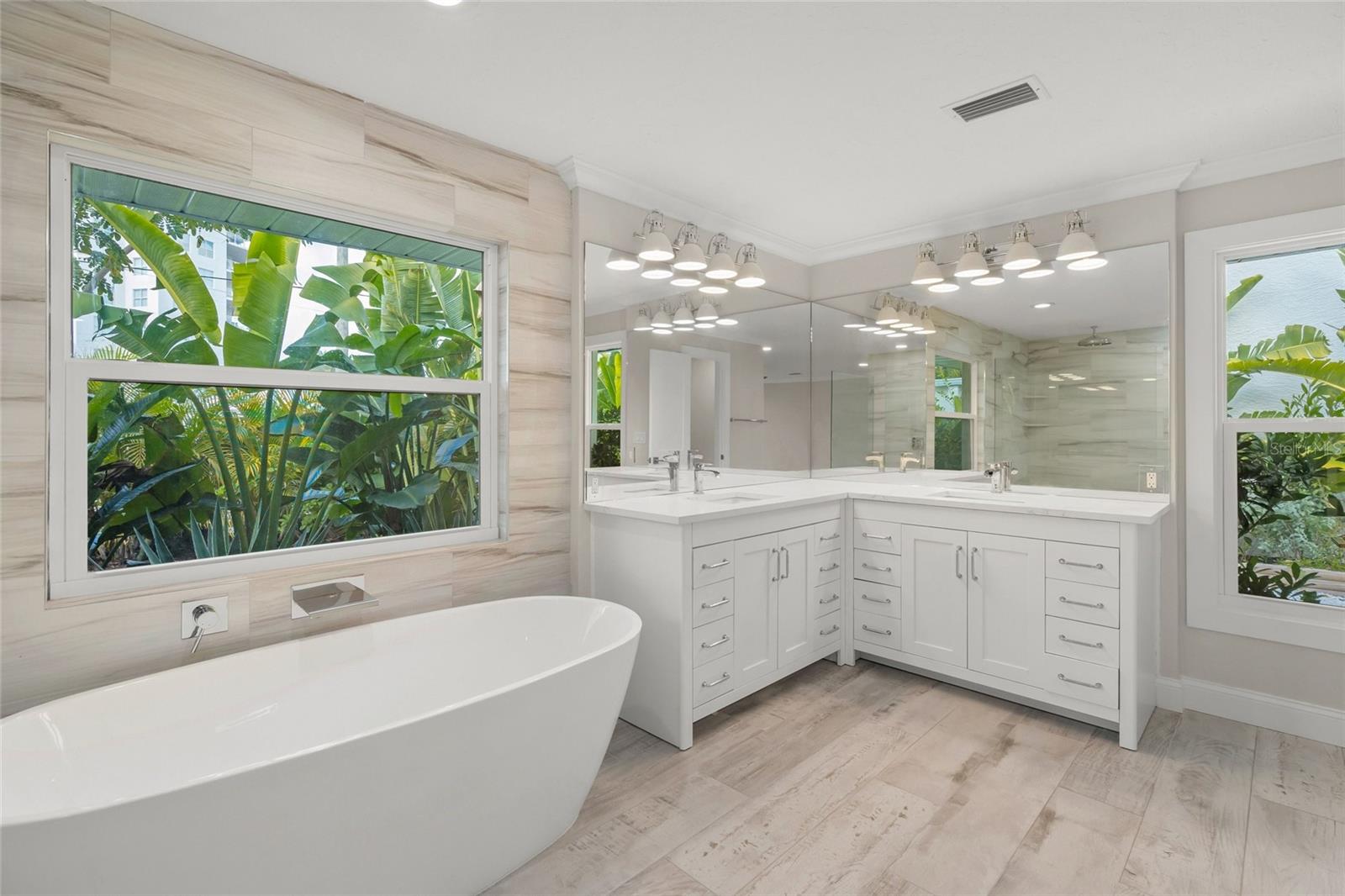 A4655955 Property Photo