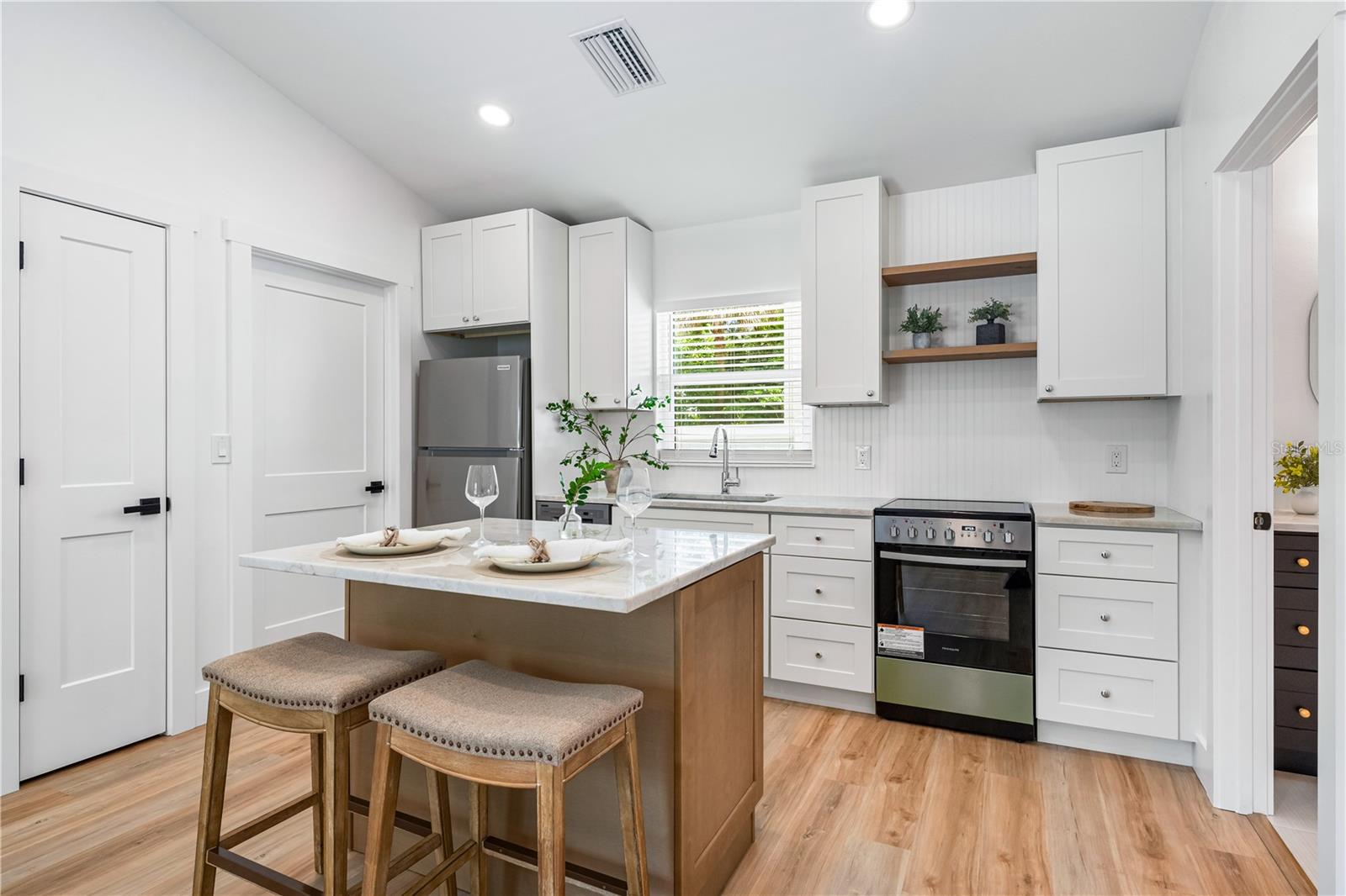 A4655984 Property Photo