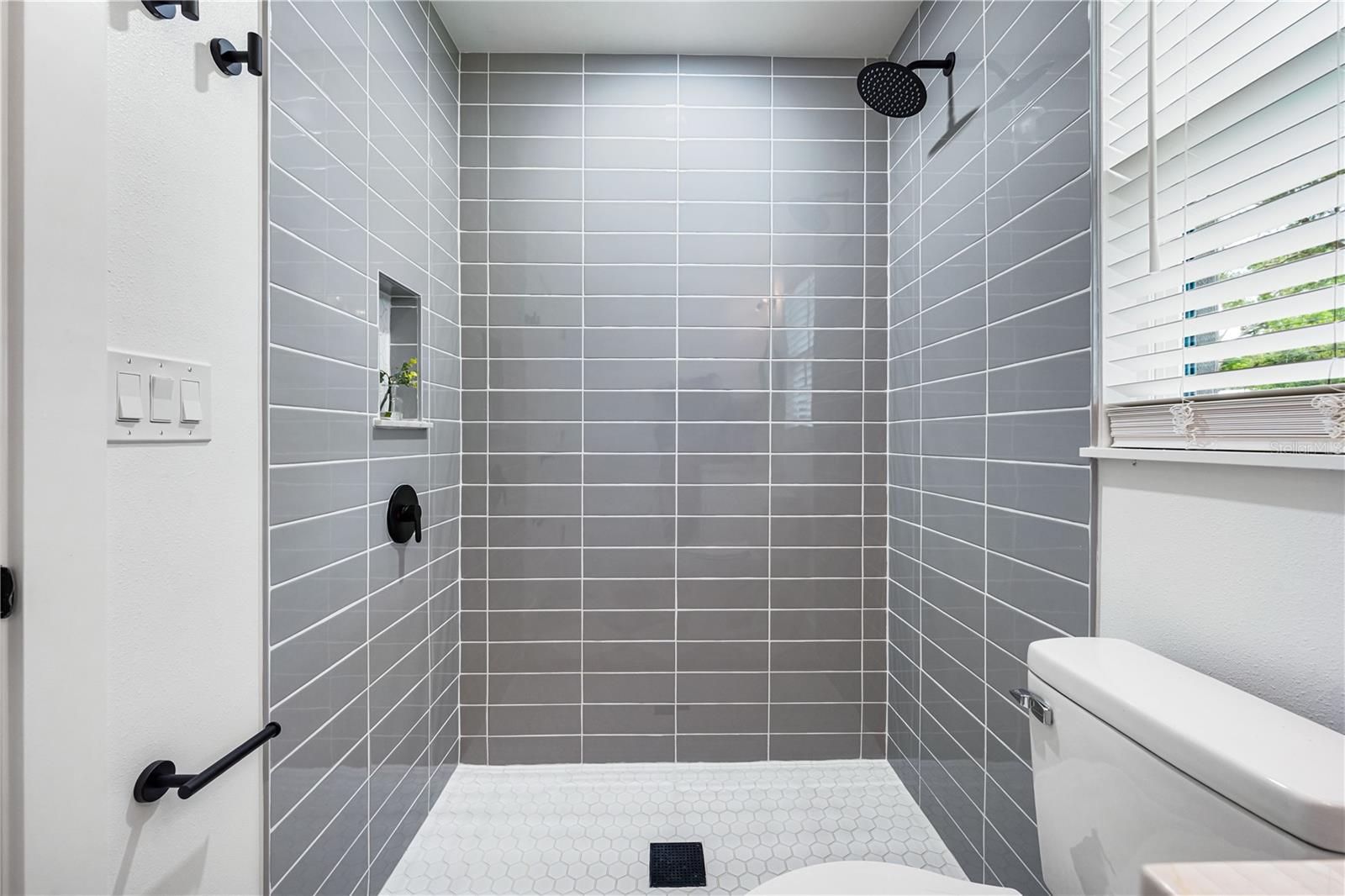 A4655984 Property Photo