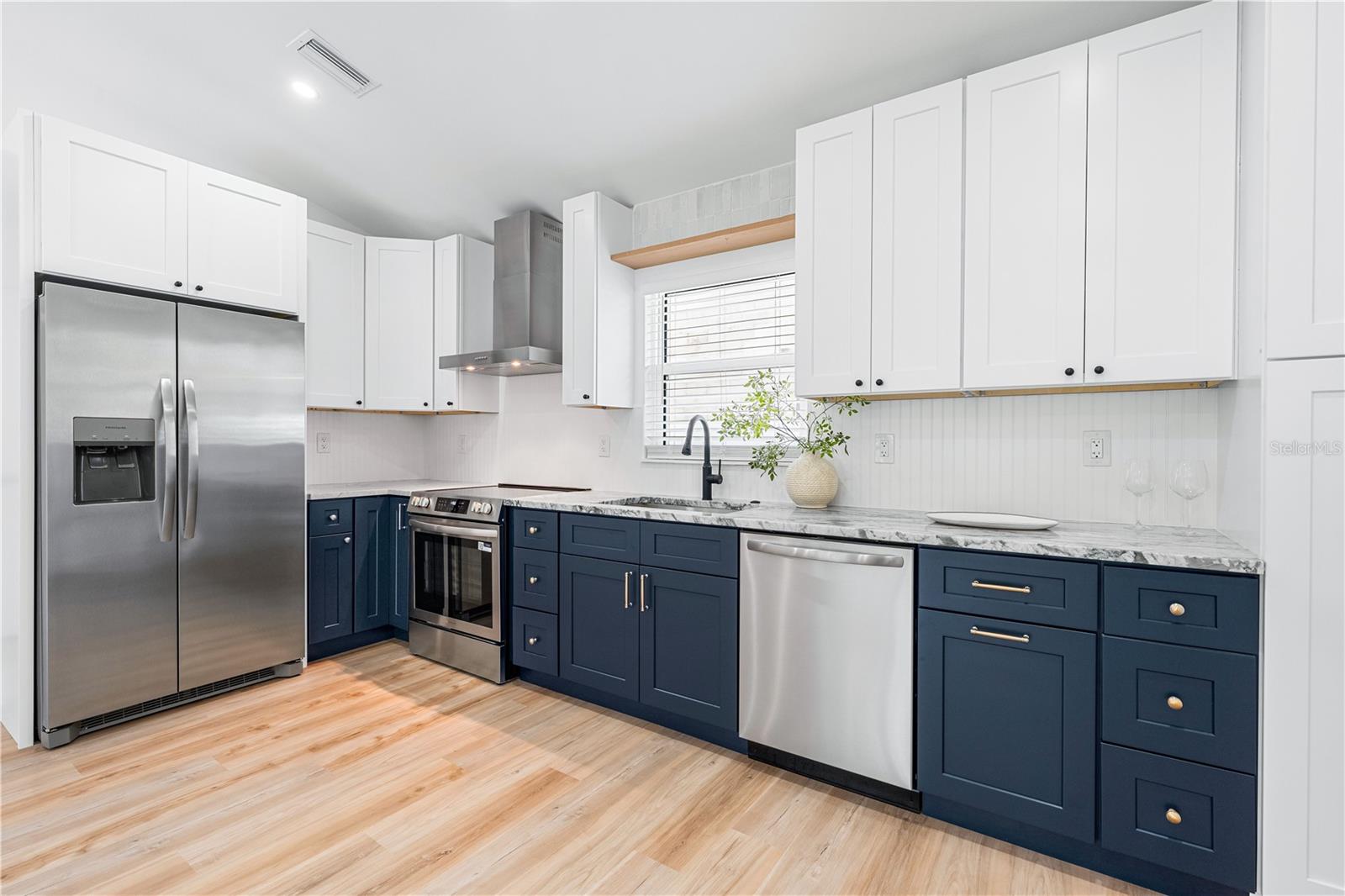 A4655984 Property Photo