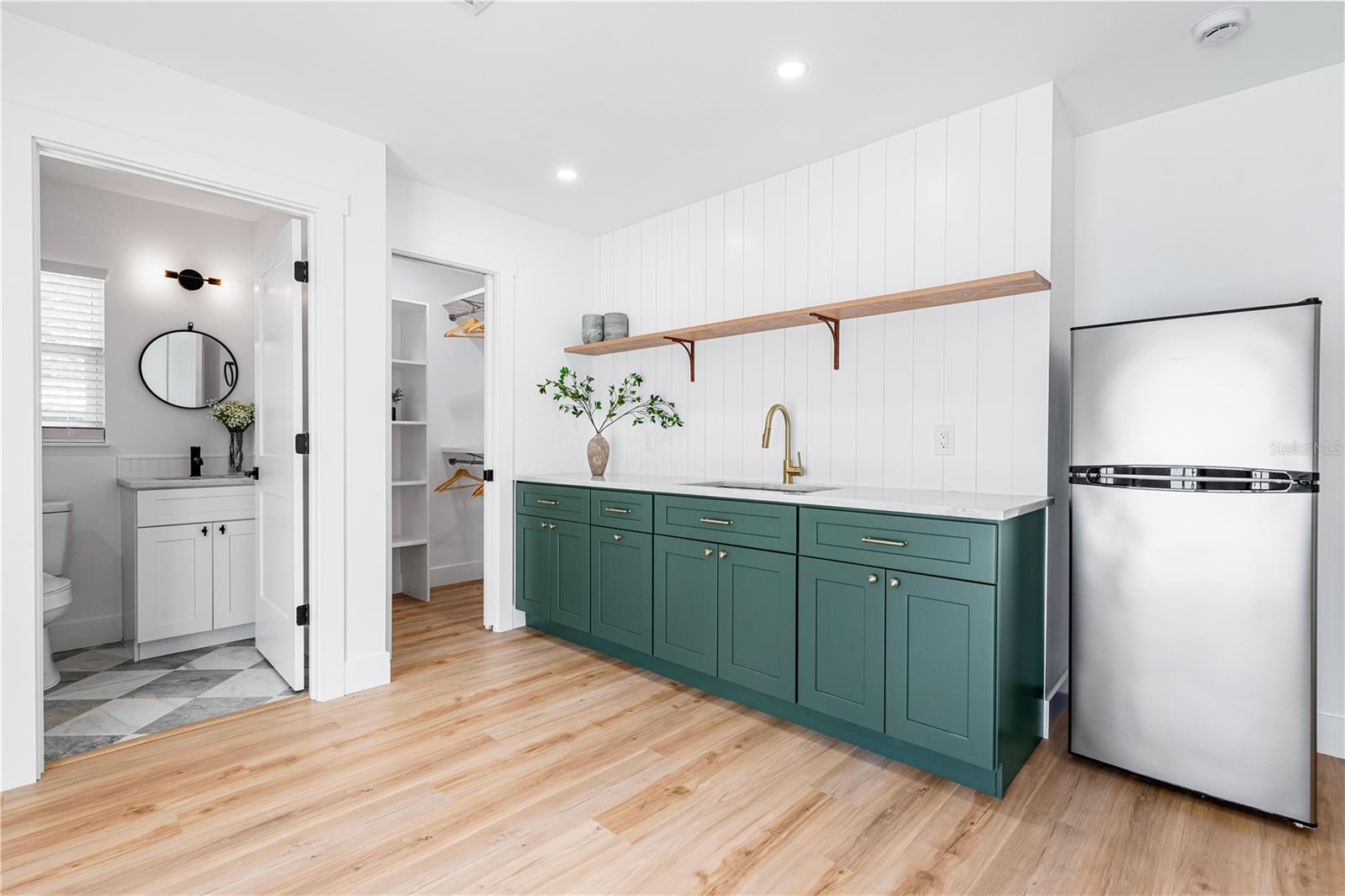 A4655984 Property Photo