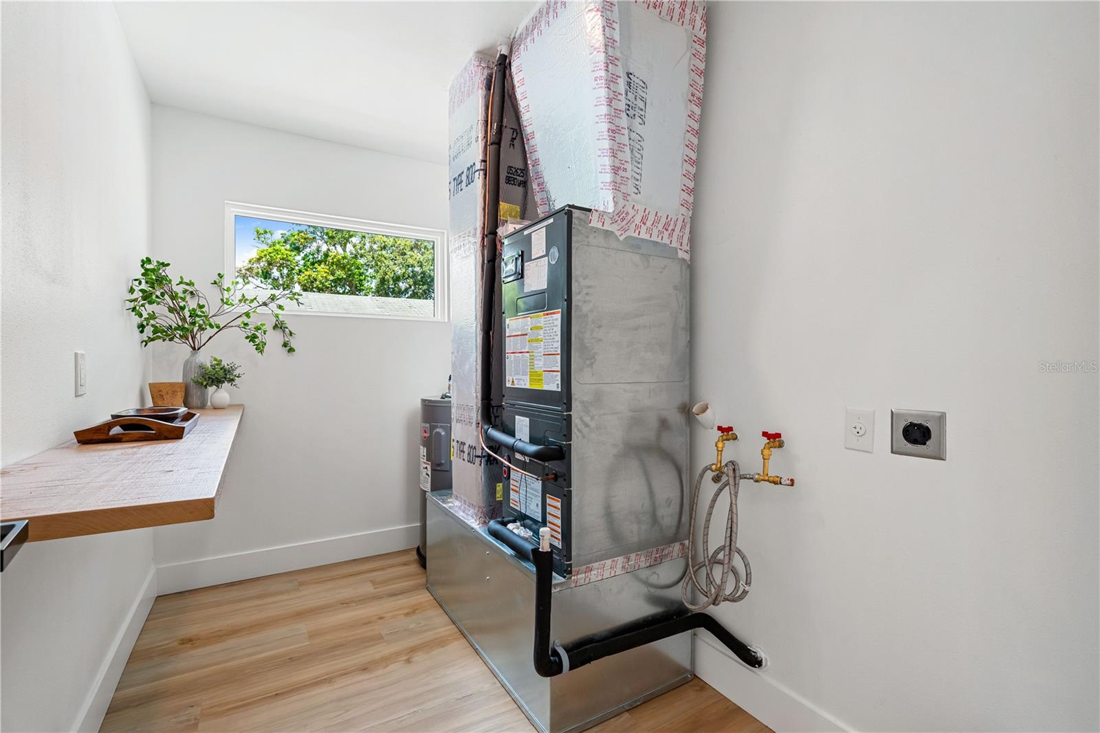 A4655984 Property Photo