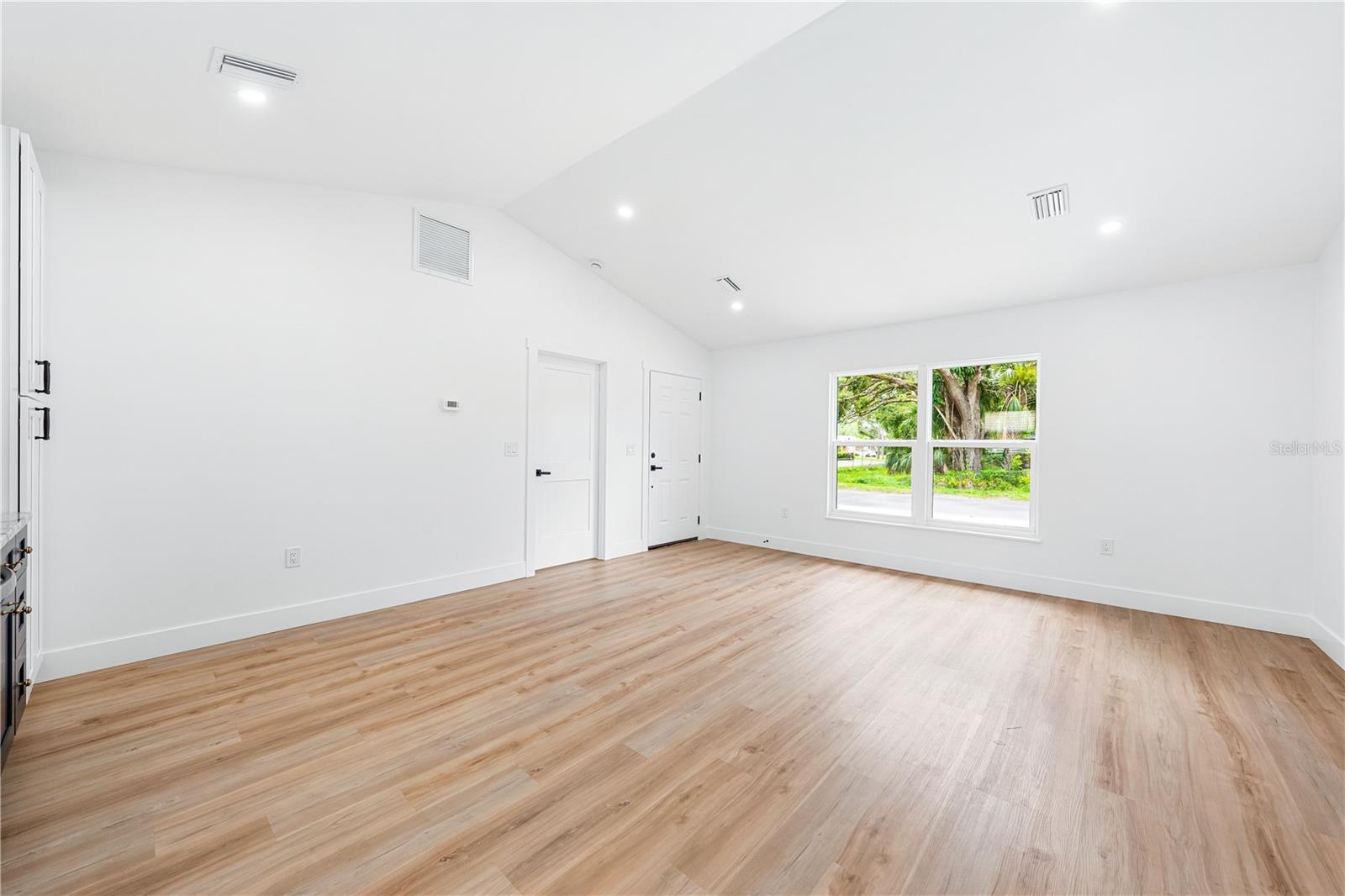 A4655984 Property Photo