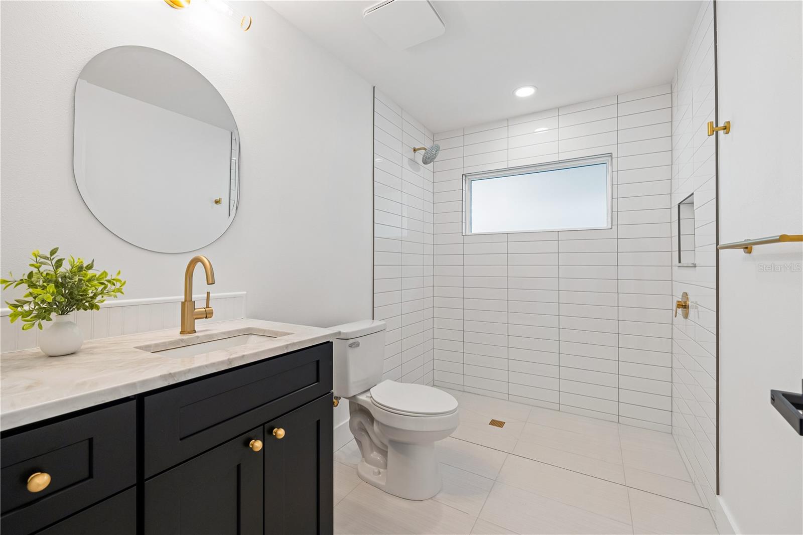 A4655984 Property Photo