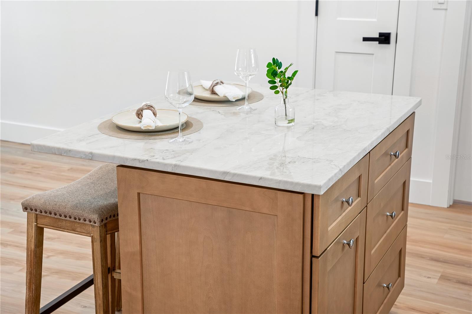 A4655984 Property Photo