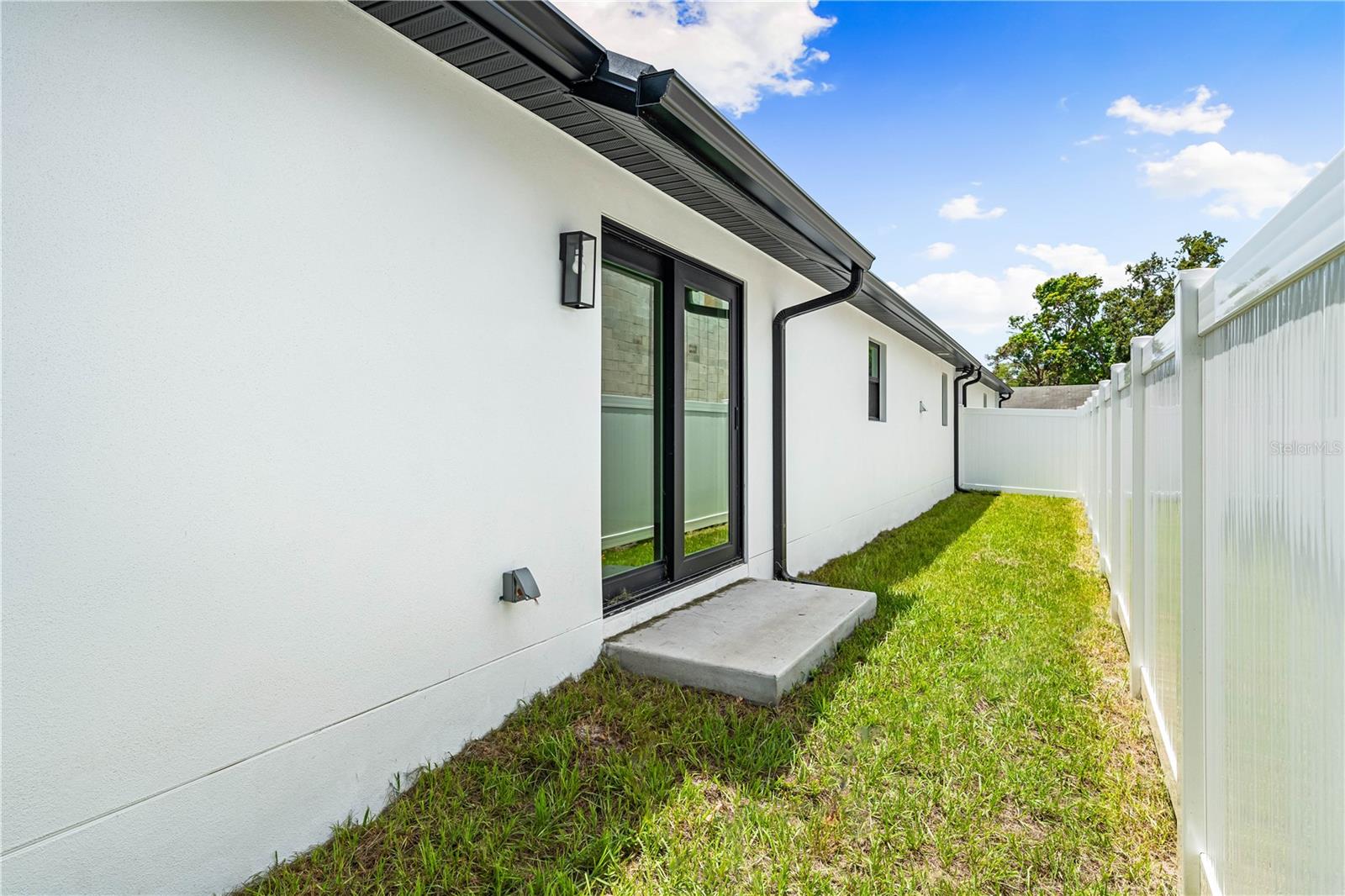 A4655984 Property Photo