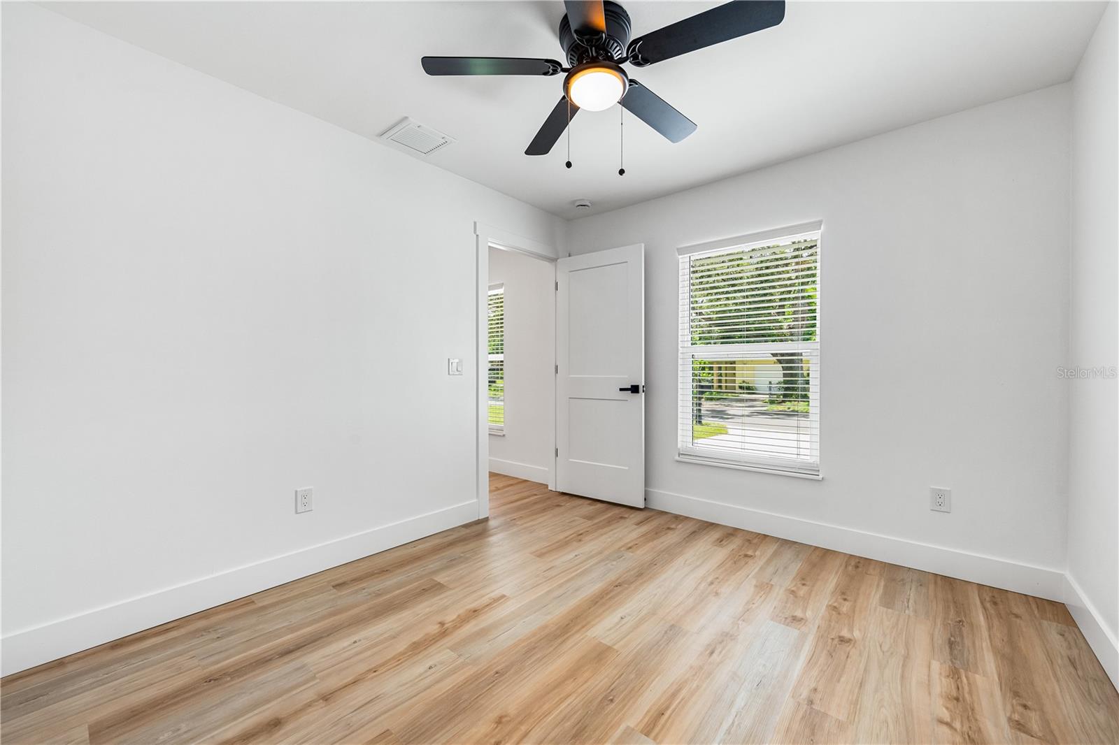 A4655984 Property Photo