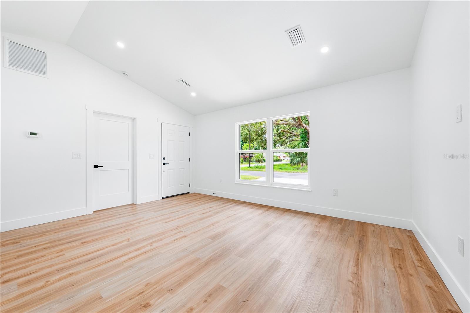 A4655984 Property Photo