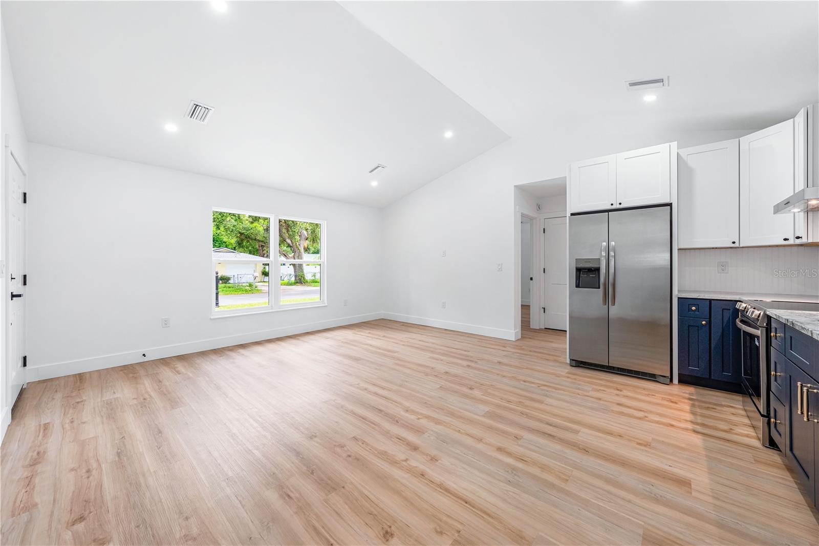 A4655984 Property Photo