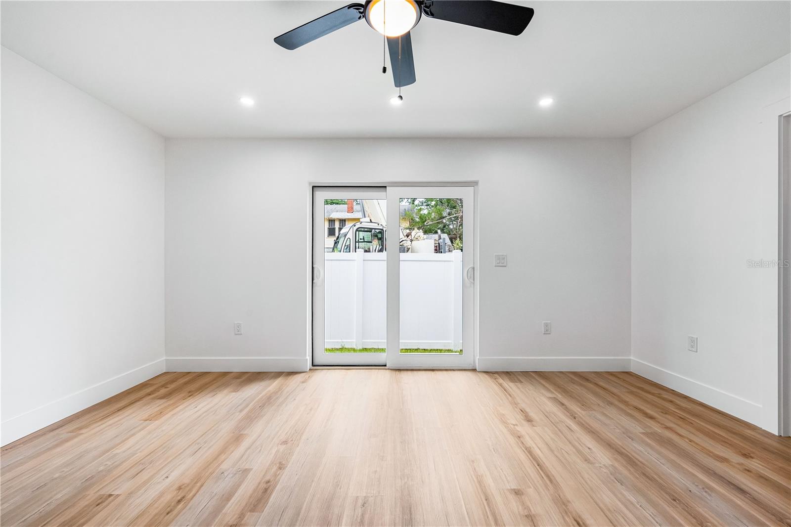 A4655984 Property Photo