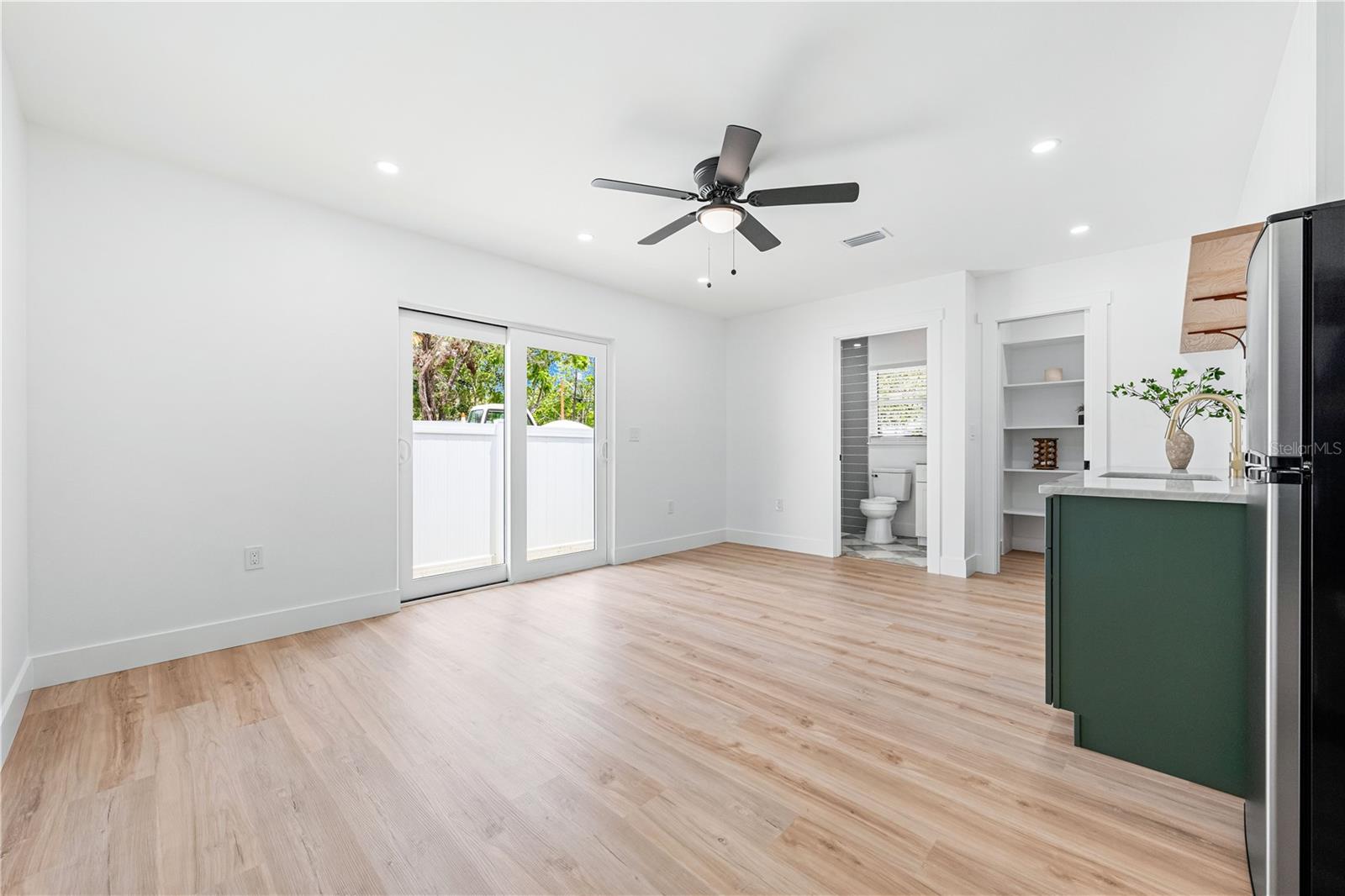 A4655984 Property Photo