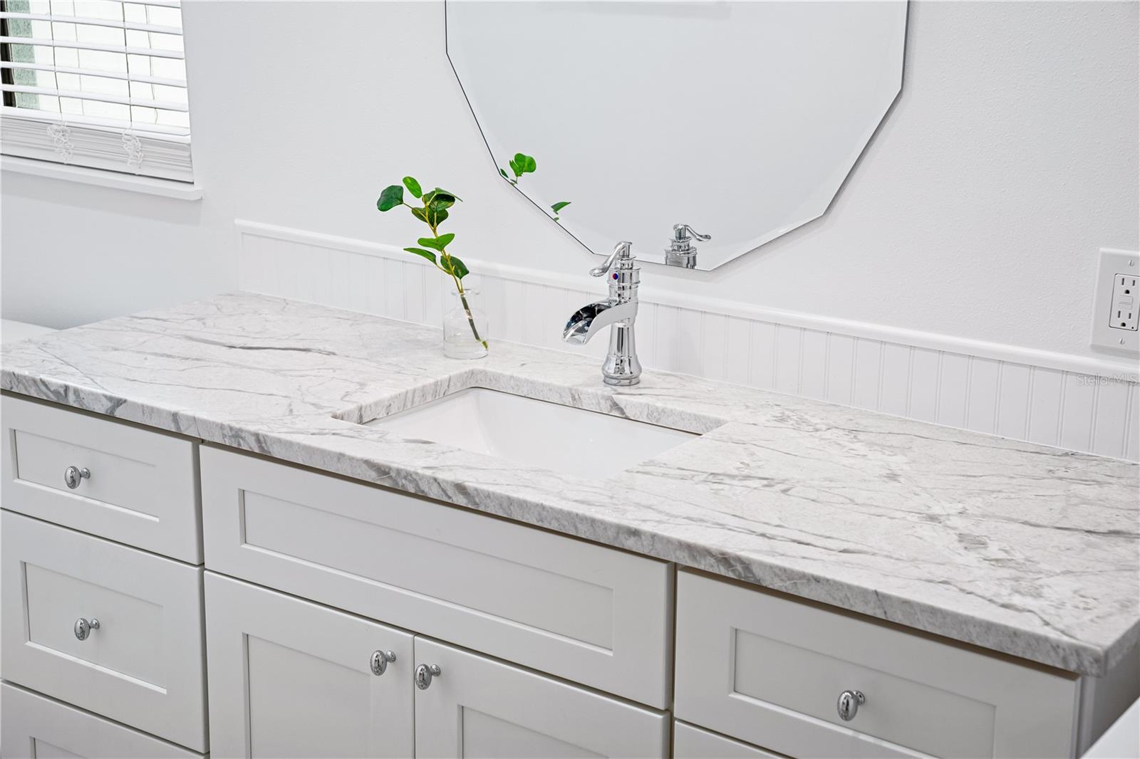A4655984 Property Photo