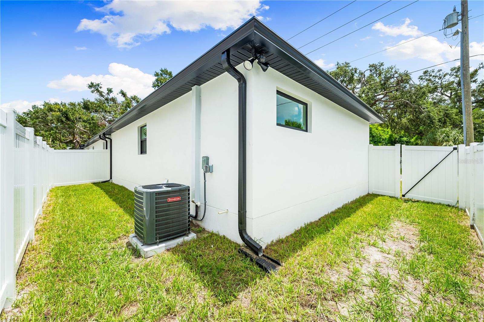 A4655984 Property Photo