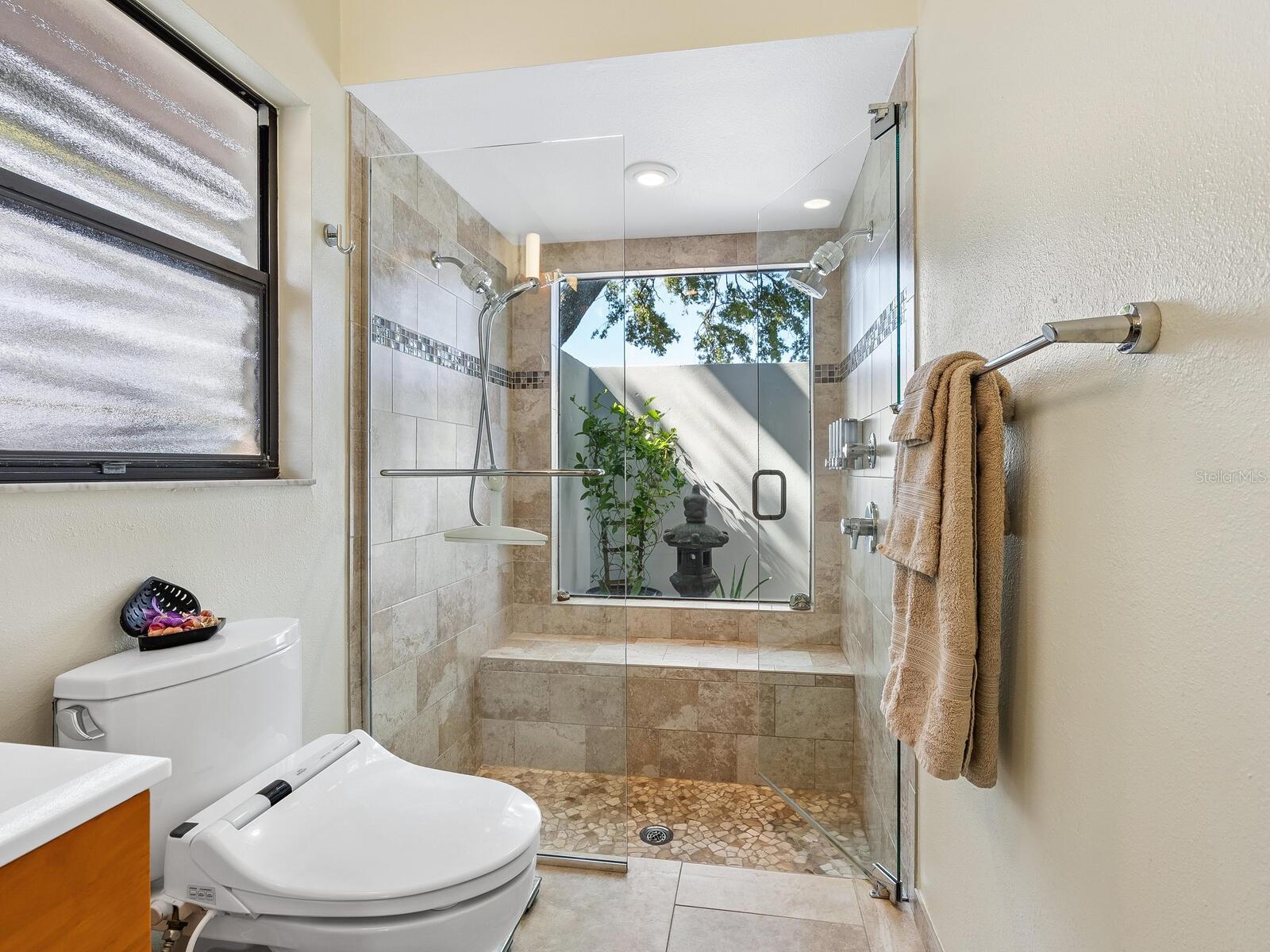 A4656017 Property Photo