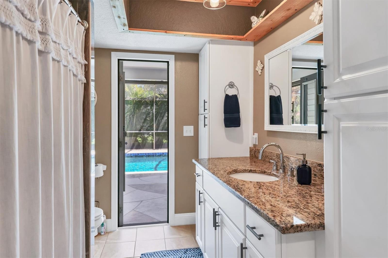 A4656030 Property Photo