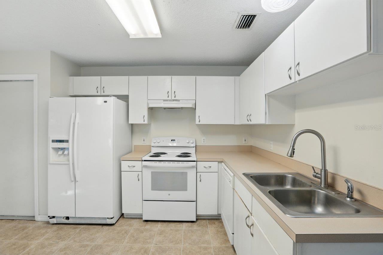 2708 LORRAINE DR, LEESBURG, FL, 34748