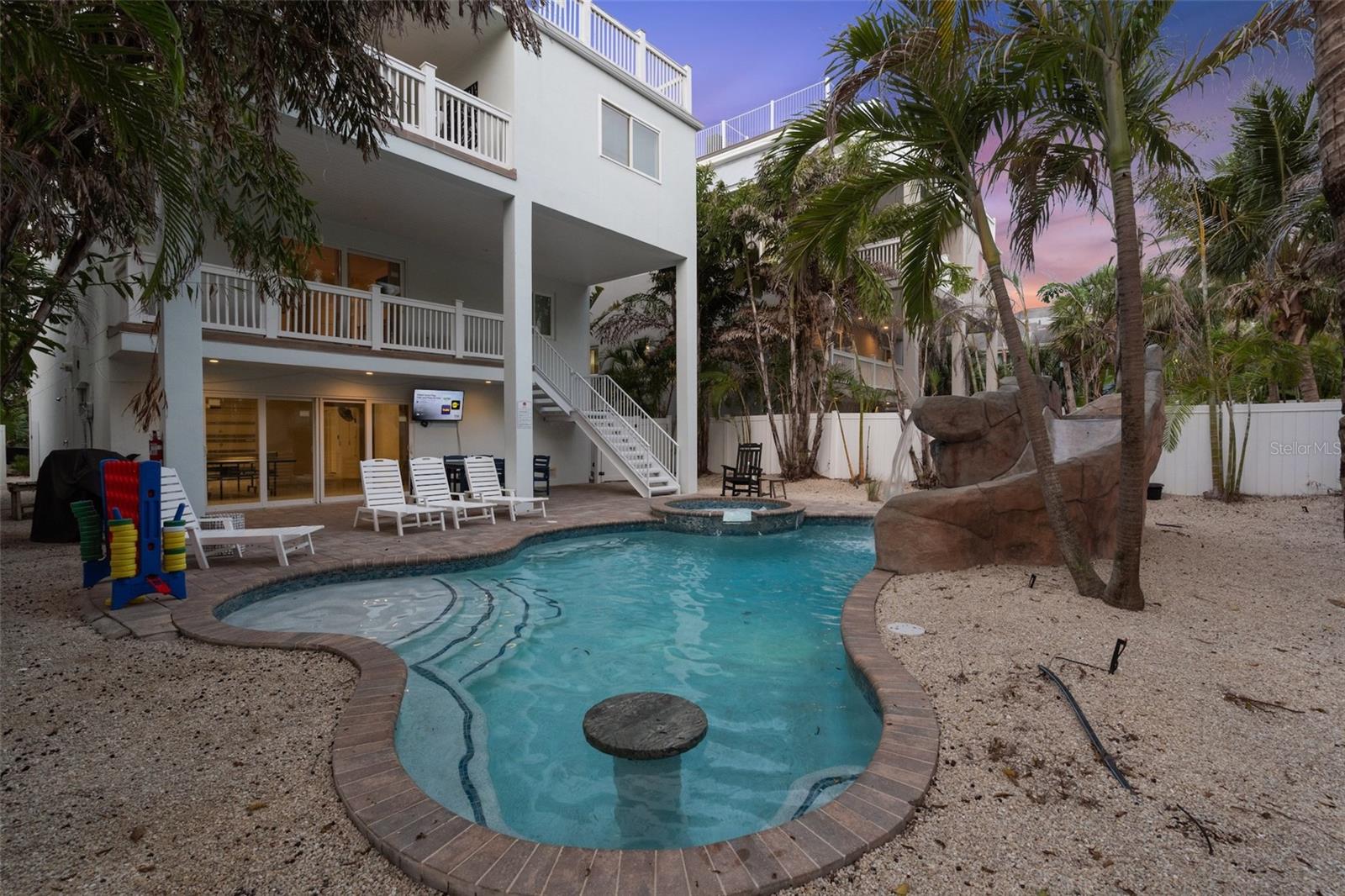 A4656047 Property Photo