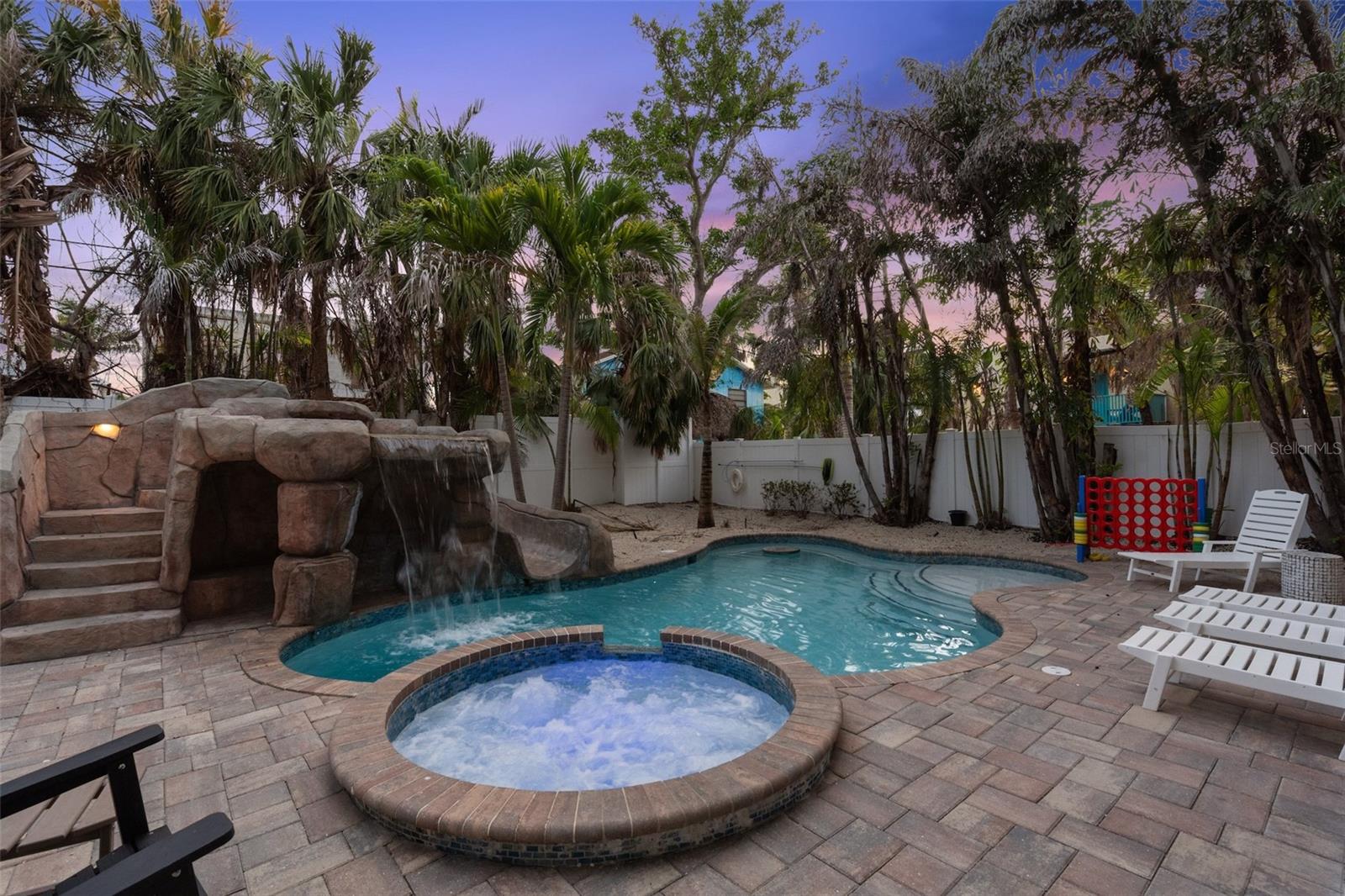 A4656047 Property Photo