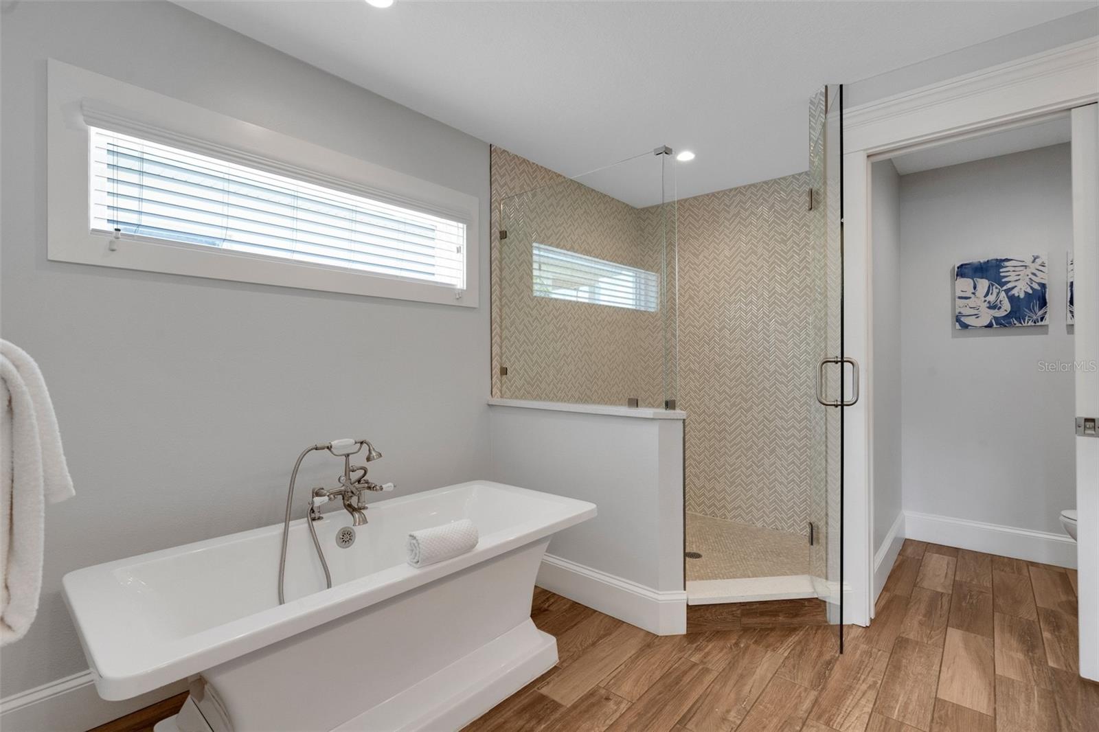 A4656047 Property Photo