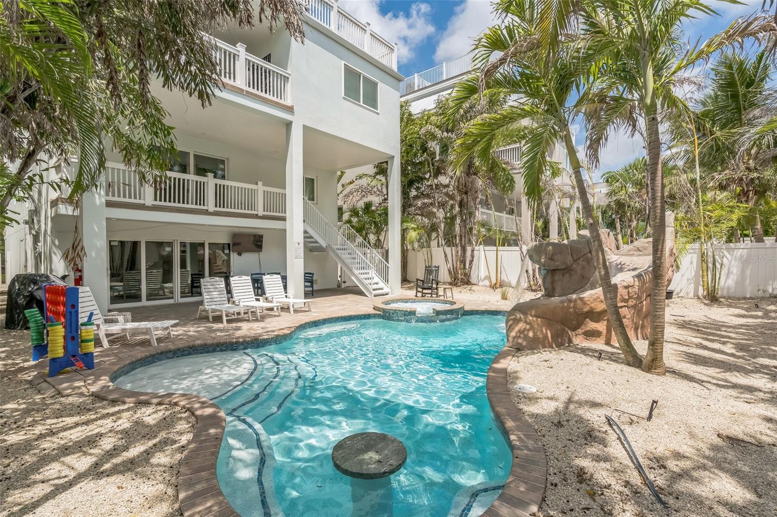 A4656047 Property Photo