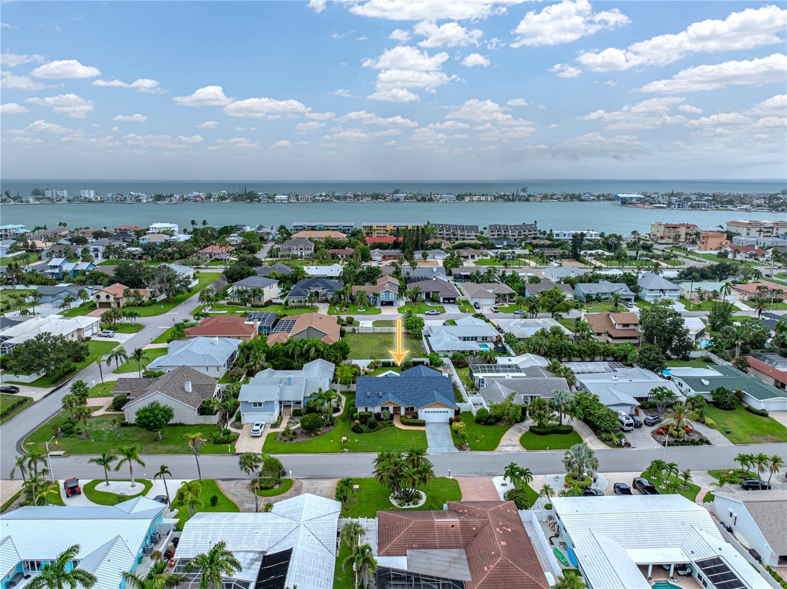 Located on the beautiful island of Tierra Verde, you are situated between two of the top-rated beaches in the US, namely St. Pete Beach and Ft. Desoto Beach.