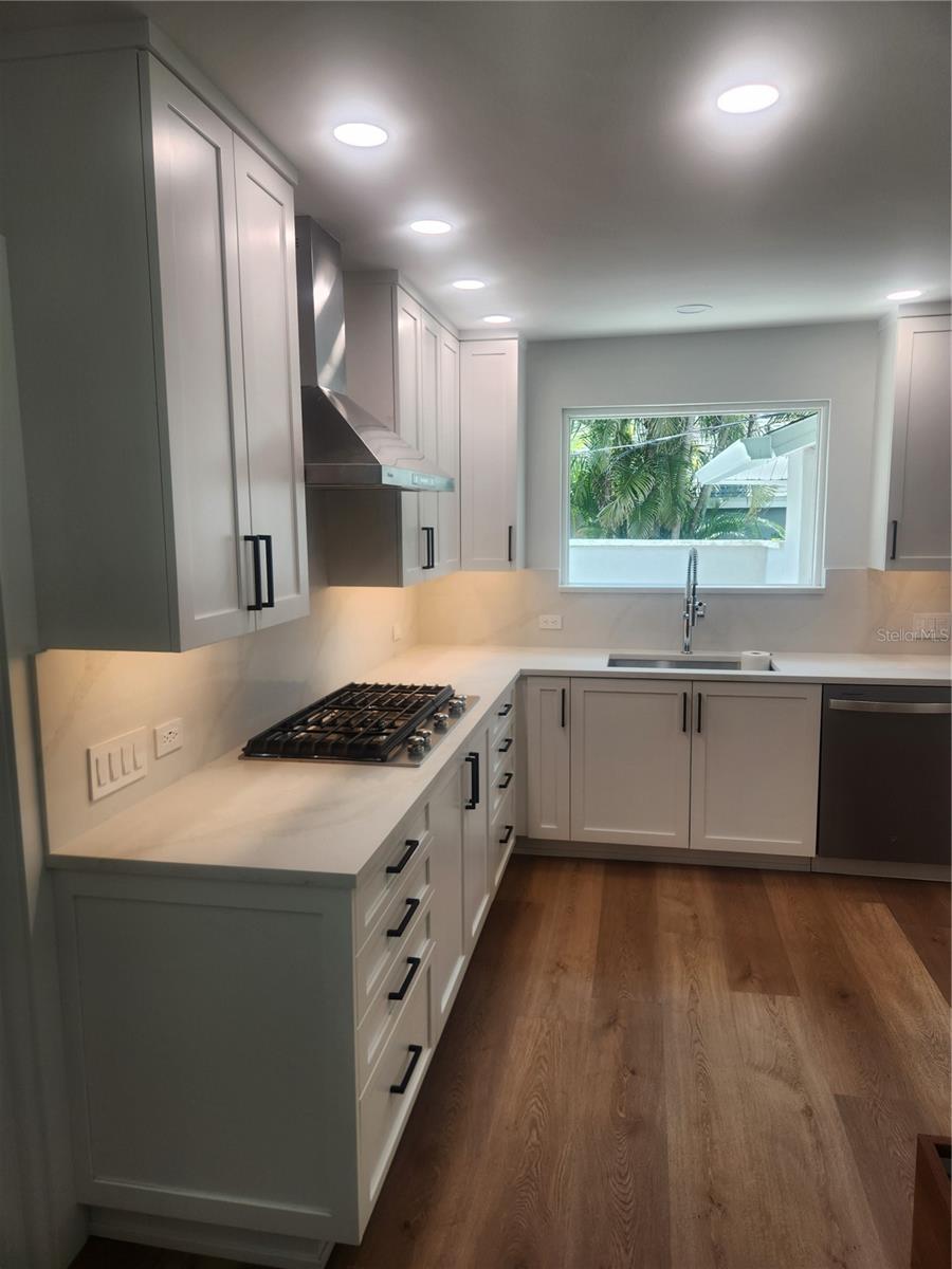 1638 SOUTH DR, SARASOTA, FL, 34239