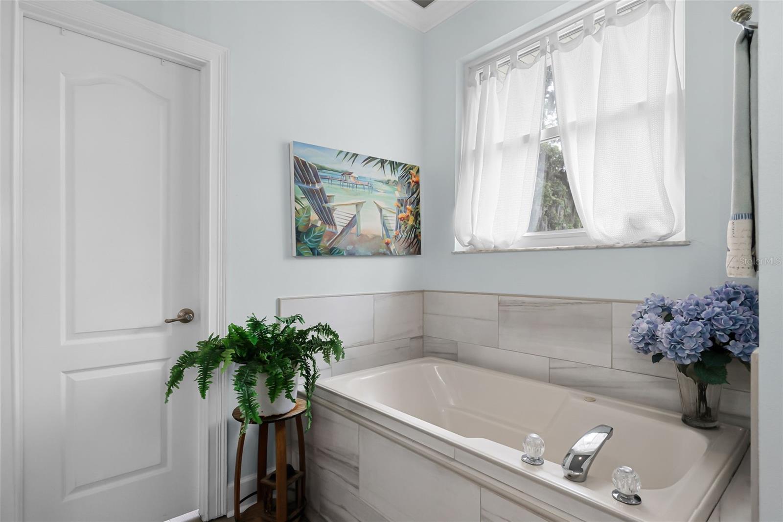 6136 LAKE EMMA RD, GROVELAND, FL, 34736