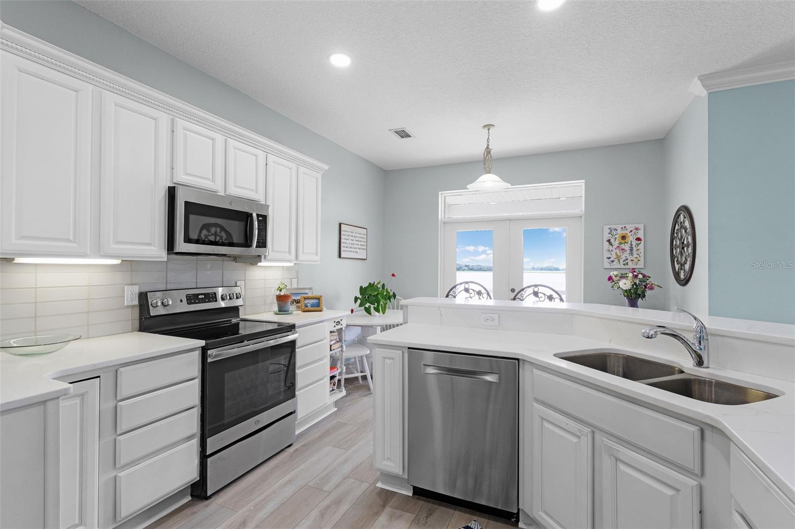 6136 LAKE EMMA RD, GROVELAND, FL, 34736