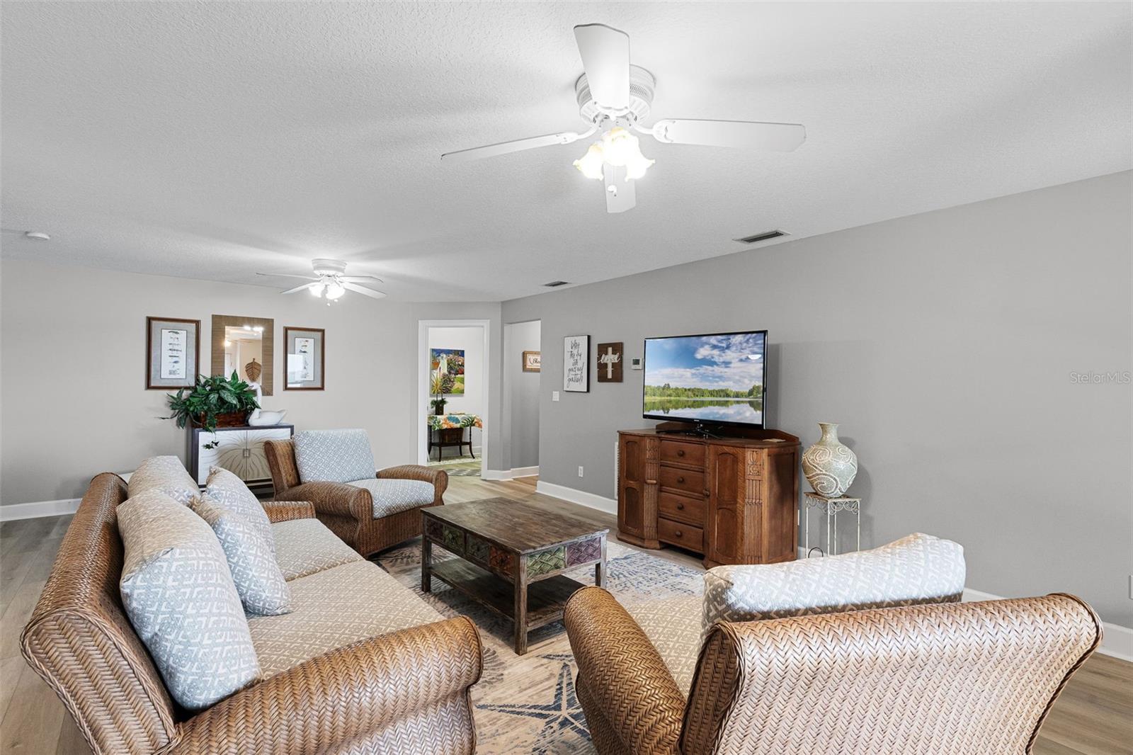 6136 LAKE EMMA RD, GROVELAND, FL, 34736