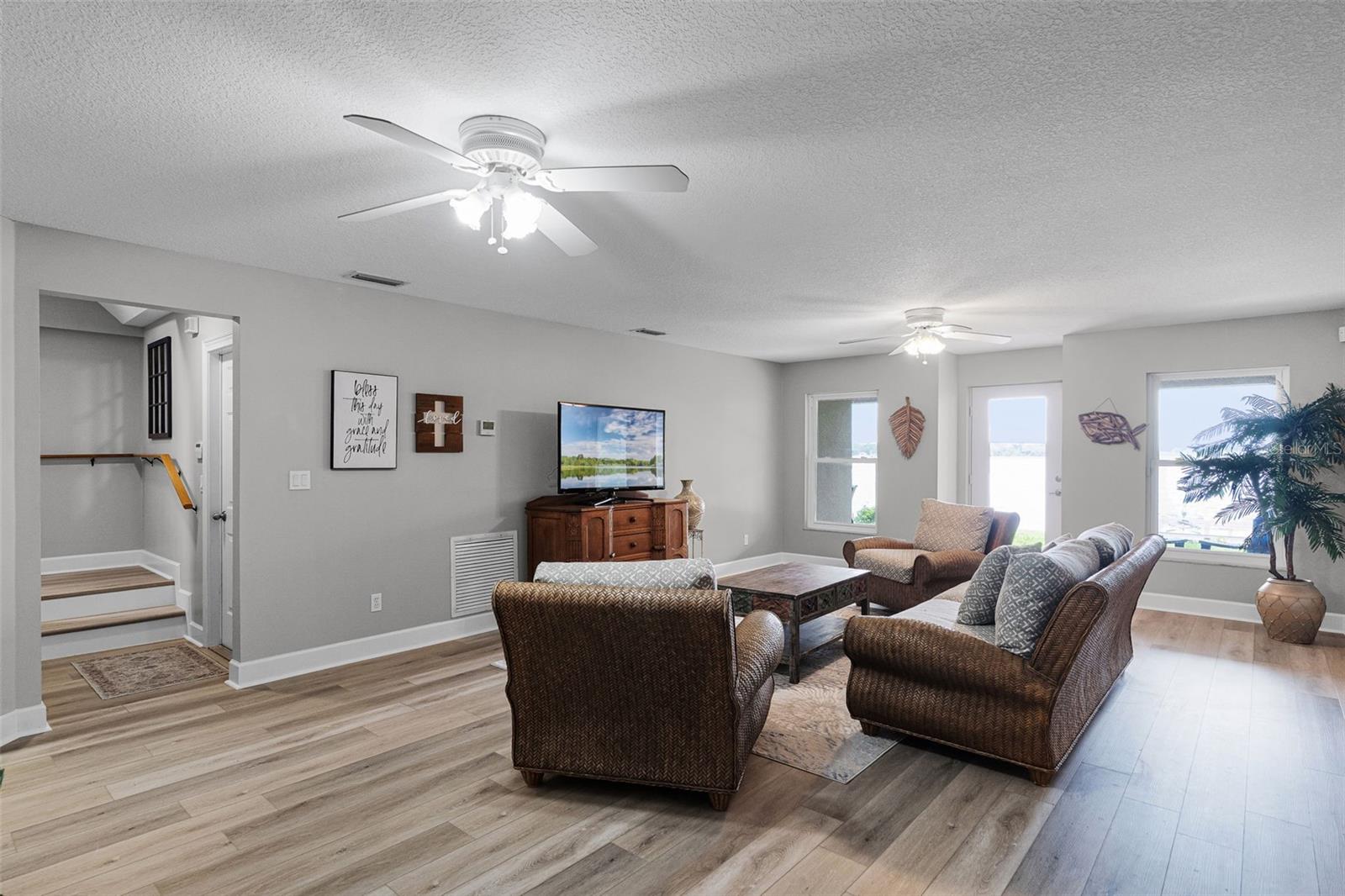 6136 LAKE EMMA RD, GROVELAND, FL, 34736