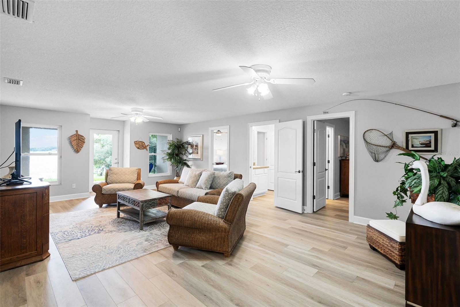 6136 LAKE EMMA RD, GROVELAND, FL, 34736