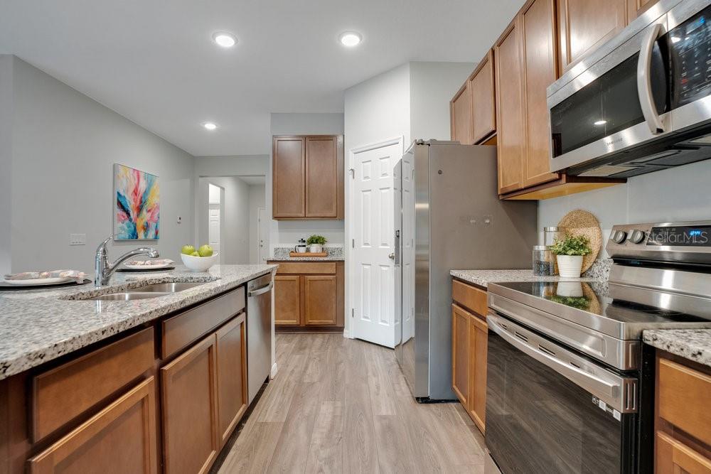 3408 CURLEW AVE, LEESBURG, FL, 34748