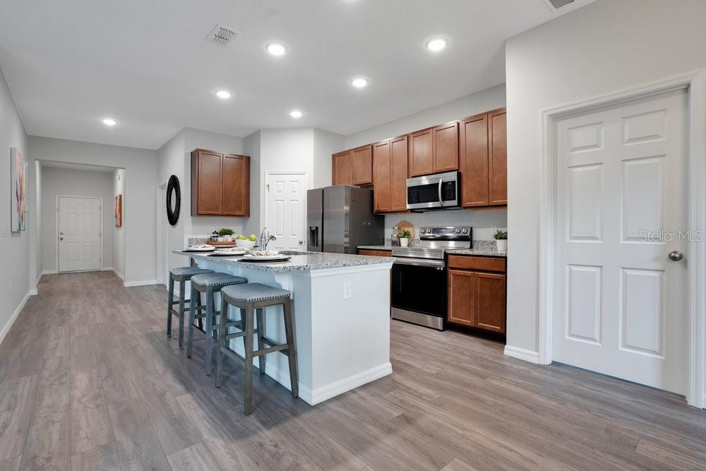 3408 CURLEW AVE, LEESBURG, FL, 34748