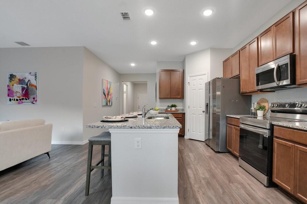 3408 CURLEW AVE, LEESBURG, FL, 34748