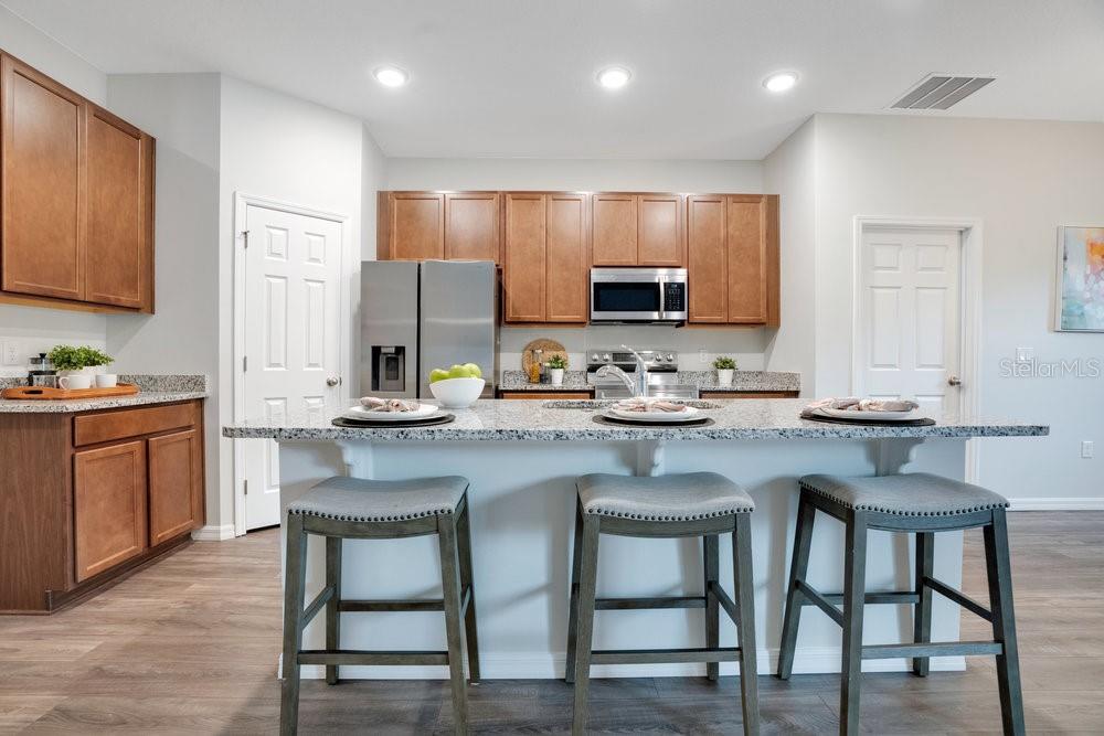 3408 CURLEW AVE, LEESBURG, FL, 34748