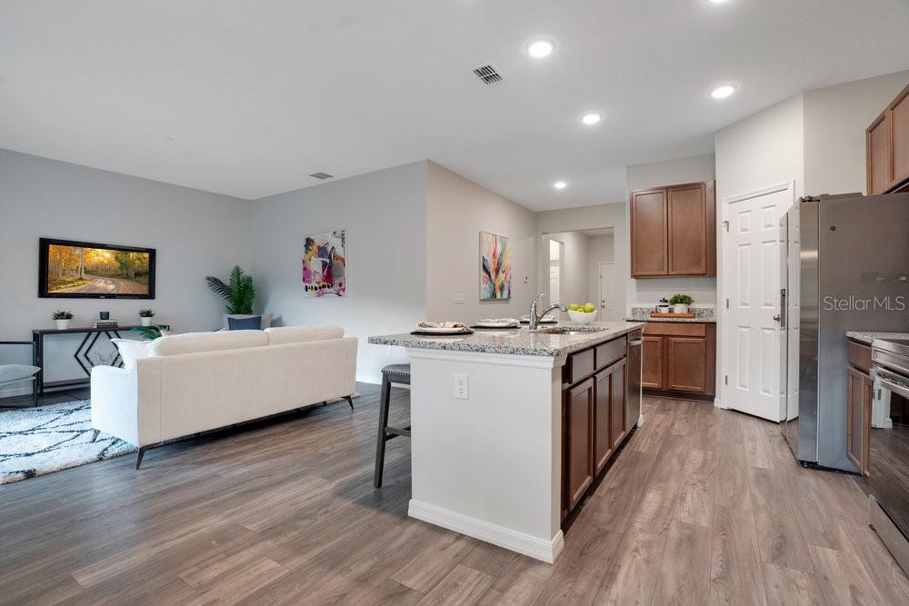 3408 CURLEW AVE, LEESBURG, FL, 34748