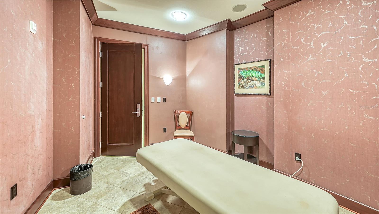 A4656100 Property Photo