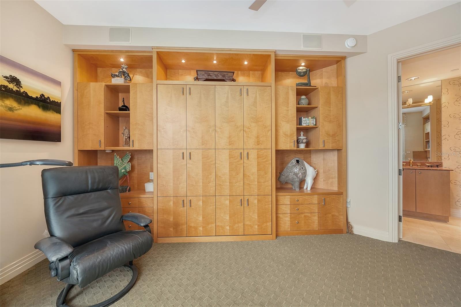 A4656100 Property Photo